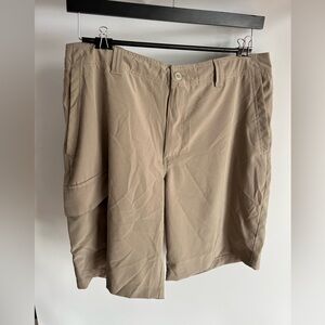 Men's Columbia Tan Cargo Shorts Quick Dri Nylon Size 36